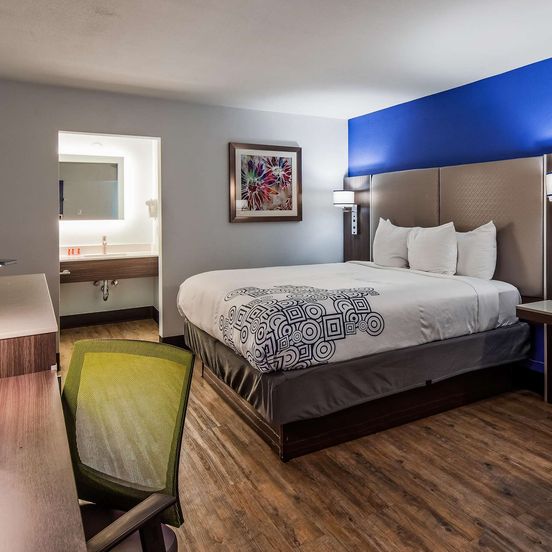 Bedroom view of SureStay Plus Hotel by Best Western Sacramento Cal Expo