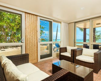The Rarotongan Beach Resort & Lagoonarium - Rarotonga - Olohuone