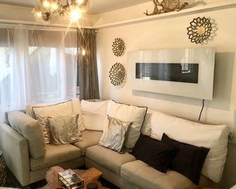 Cherry Creek Chic Retreat - Denver - Stue