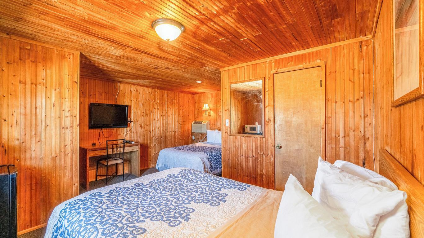 Green Acre Motel By OYO Near Rush County Airport