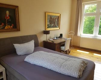 Schillers Hotel & Café - Garni - - Lüdenscheid - Camera da letto