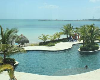 Delightfully Spacious, Airy Pacific Ensenada Beachfront Condo. in San Carlos - Playa Coronado - Piscina