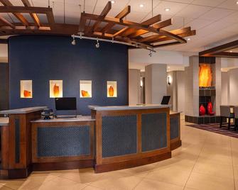 Hyatt Place Detroit Utica - Utica - Front desk