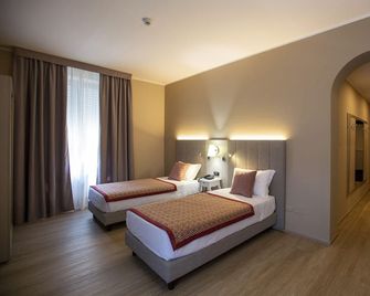 Hotel Villa Malpensa - Vizzola Ticino - Camera da letto