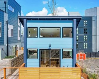 Sleek & Stylish Urban Loft - Seattle - Building