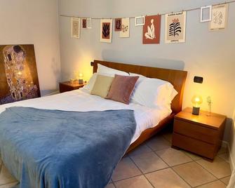 In centro a due passi dal lago - Iseo - Bedroom