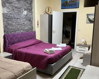 Apartment Golden Dreams - Reggio de Calabre - Chambre
