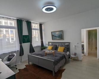 Schönes Appartment im Zentrum von Koblenz II - Koblencja - Sypialnia