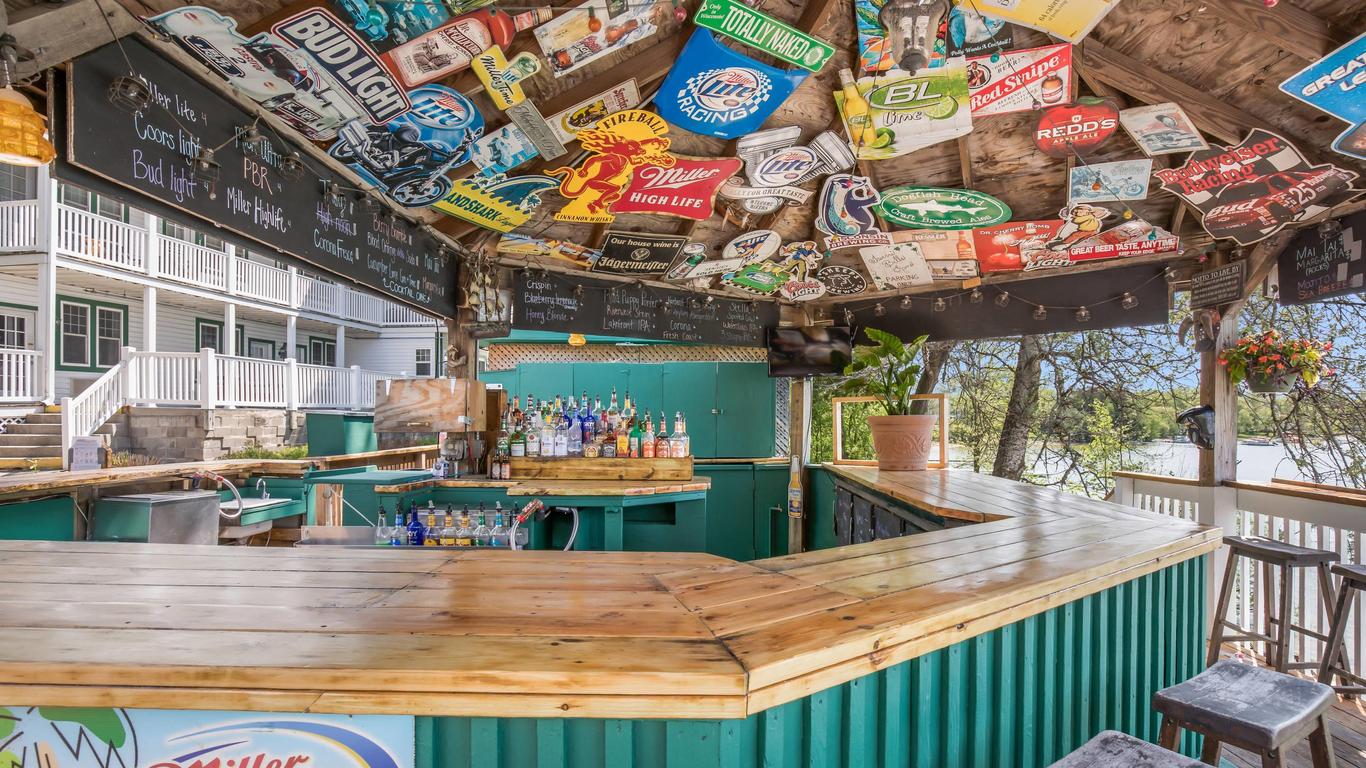 The Shore Club Wisconsin, an Ascend Collection Hotel