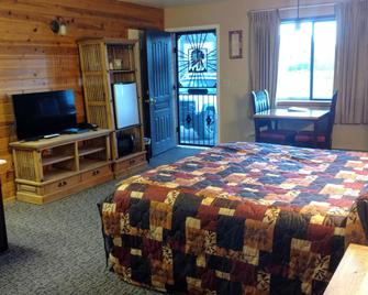 Chama River Bend Lodge - Chama - Bedroom