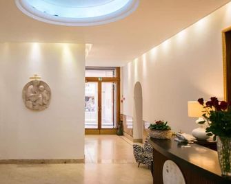 Albergo Russo - Trapani - Front desk