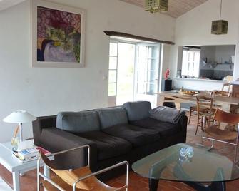 Couples and family friendly, Mountain & vineyards, Arboretum, Heart of Nature - Cherier - Living room