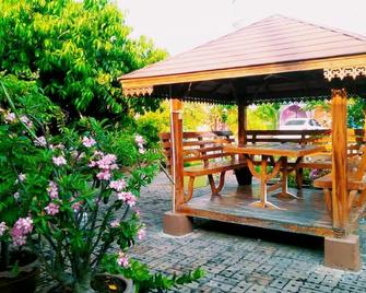 My Home Guest House - Kanchanaburi - Patio