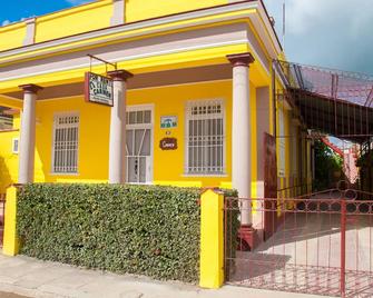Casa Particular Carmen - Morón - Building