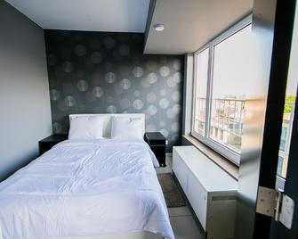Renovated Apartment in Antwerp city center - Antwerp - Bedroom