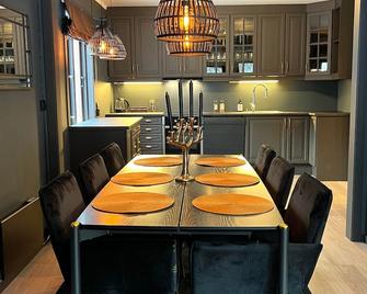 Rjukan Sentrum Apartments No 1 - Rjukan - Dining room