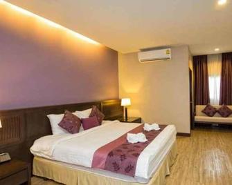 Panya Resort Hotel - Udon Thani - Phòng ngủ