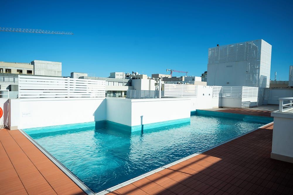 Day's Inn Hotel & Residence - סליאמה - בריכה