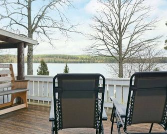 4 Person Holiday Home In Vetlanda - Vetlanda - Balkon