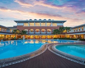 Yuntian Garden Hotel - Kunming - Pool