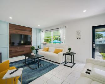 Villa Las Olas Designed with You in mind! - Fort Lauderdale - Ruang tamu
