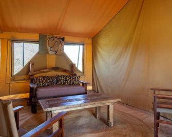 Gnu Ndutu Camp - Sinoni - Sala