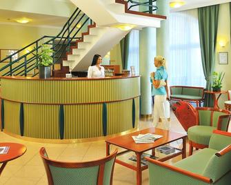 Baross City Hotel - Budapest - Front desk