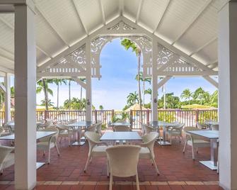 Village Pierre & Vacances Sainte Luce - סנט לוס - מסעדה