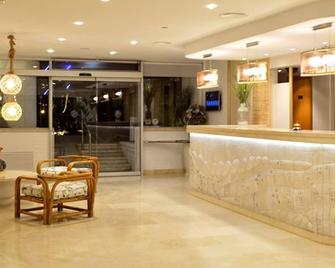 Mediterraneo Sitges - סיטגס - דלפק קבלה