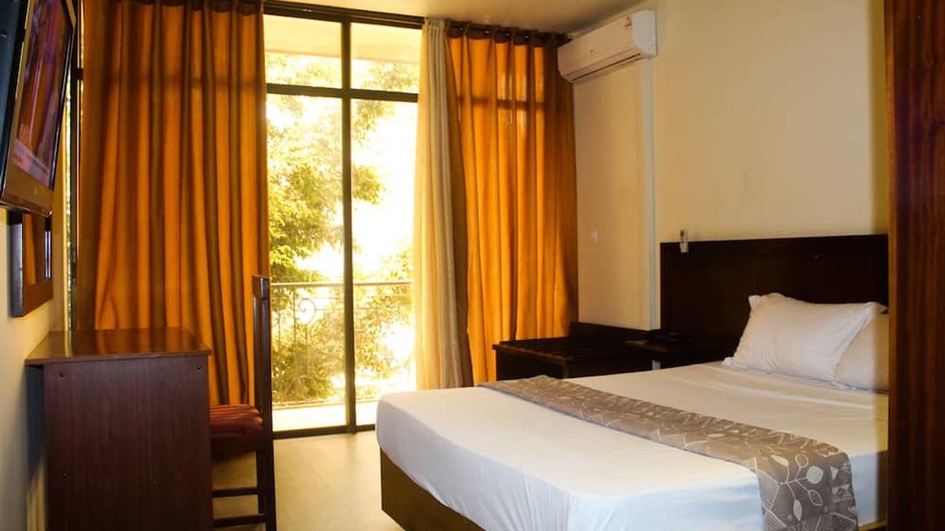 Sacha Hotel