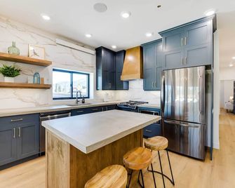 The Lofts on 89 Condo in Heart of Downtown Afton! - Afton - Kitchen