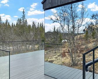 Fela Mirror Cabin Designer Hideaway 1000 - Aurdal - Balcón