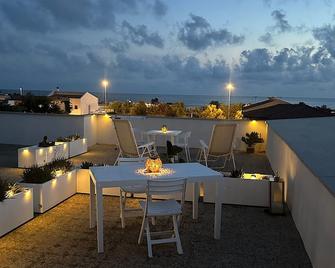 Studio Apartment 100 Mt. From The Sea Fregene - Fregene - Balcony