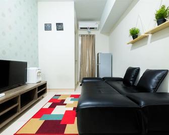 2br + Sofa Bed The Springlake Summarecon Bekasi Apartment - Bekasi - Wohnzimmer