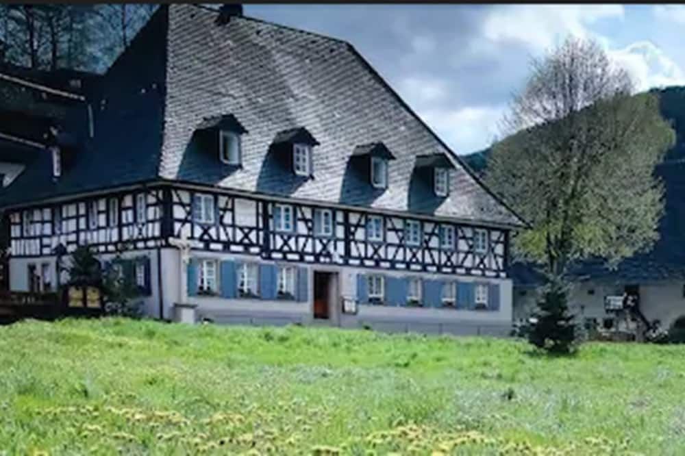 هوتل زوم كروز