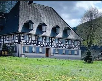 Landidyll Hotel zum Kreuz - Glottertal - Building