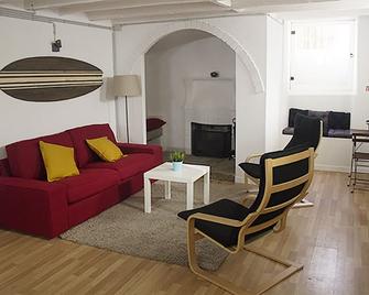 Watermark Surf House - Espinho - Living room