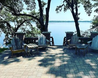 Belle Haven has 3 separate wood decks, one stone patio, a dock, & a beach house. - Litchfield - Patio