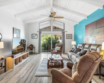 Your Quiet Palm Springs Getaway - Palm Springs - Salon