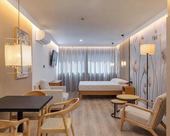 Ha Retiro Suites - Madrid