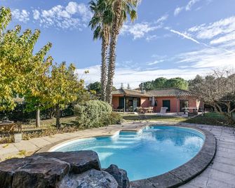 Villa Virginie Torremirona Resort - Navata - Piscina