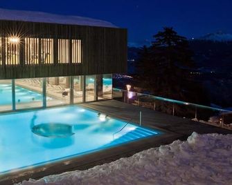 Hôtel de charme la Poste - Ayent - Басейн