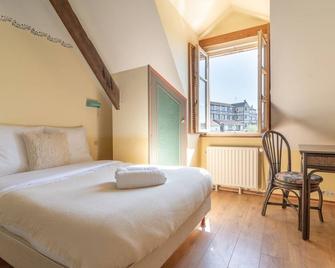 Hotel De La Plage - Escalles - Bedroom