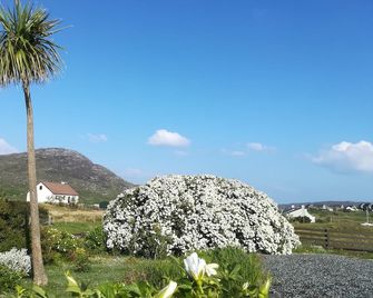 Brae Lea Guest House - Isle of South Uist - Outdoors view