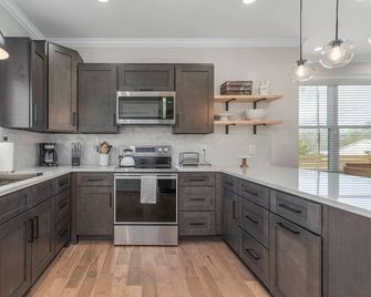 Brand New Modern House - Walk to Main Street - Travelers Rest - Küche