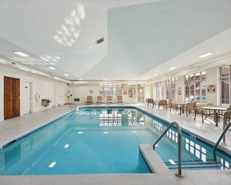 Beachview Twin #1 at Delton Grand (428) - Wisconsin Dells - Piscina