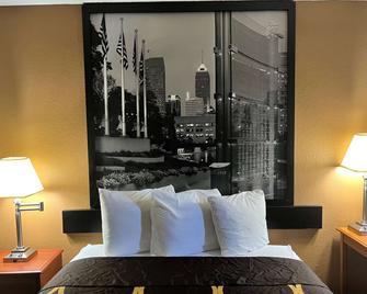 Super 8 by Wyndham Indianapolis/NE/Castleton Area - Indianapolis - Bedroom