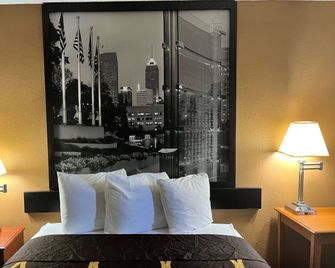 Super 8 by Wyndham Indianapolis/NE/Castleton Area - אינדיאנאפוליס - חדר שינה