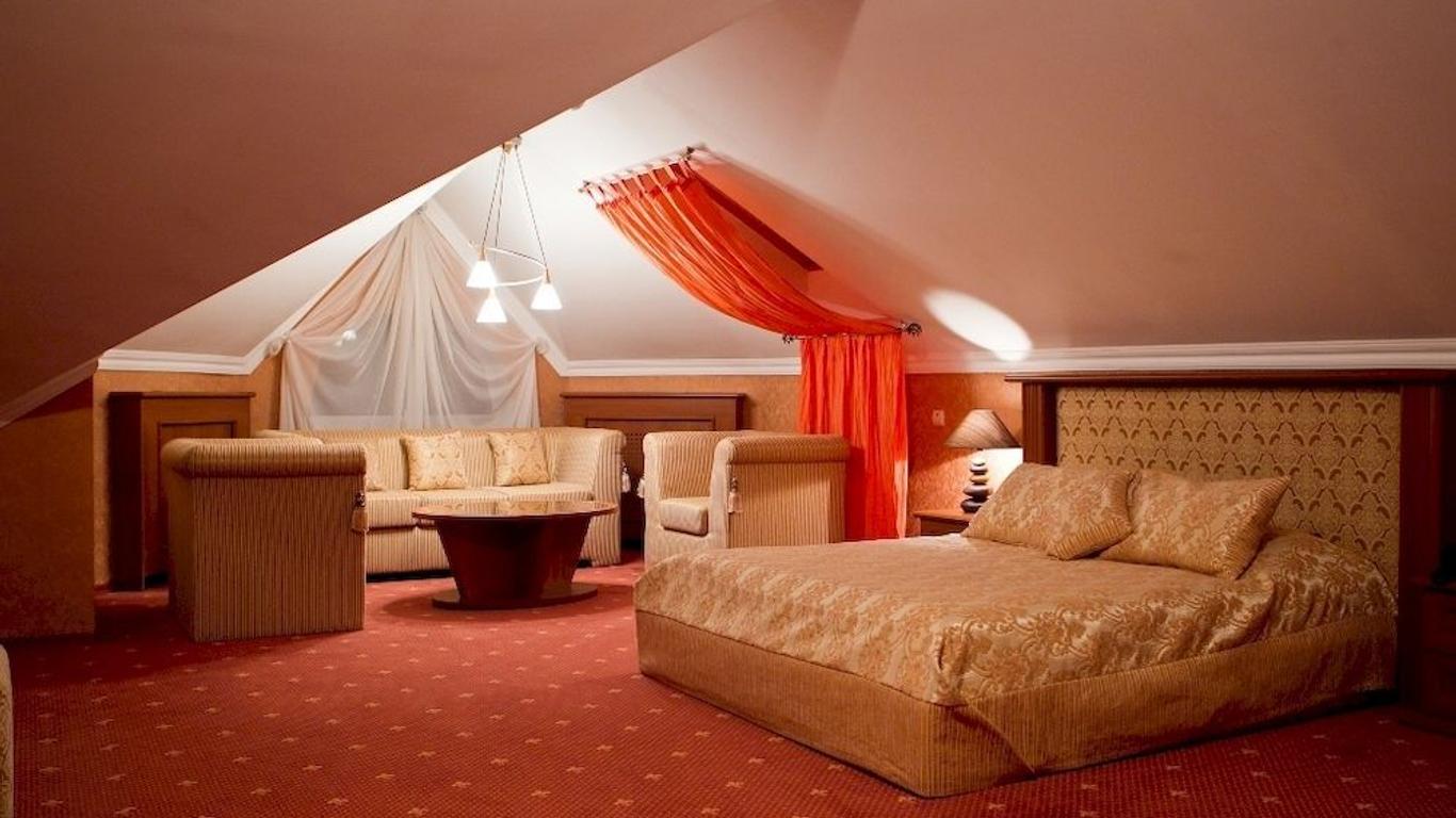 Diplomat Club Hotel