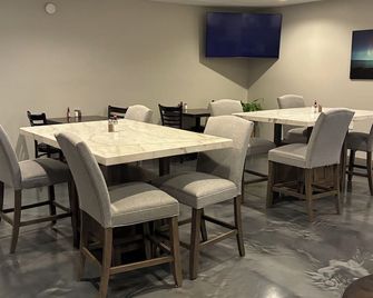 Superior Stay Hotel - Marquette - Restaurante